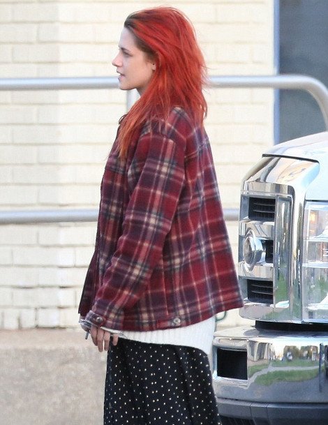 Η Κρίστεν Στιούαρτ με κατακόκκινο μαλλί και ρίζα ως το αυτί [εικόνες] | iefimerida.gr 2