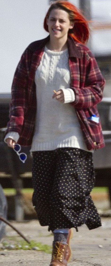 Η Κρίστεν Στιούαρτ με κατακόκκινο μαλλί και ρίζα ως το αυτί [εικόνες] | iefimerida.gr 4