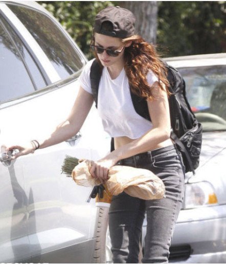 Βγήκε επιτέλους απο το σπίτι η Στιούαρτ - Η πρώτη εμφάνιση μετά το σκάνδαλο [εικόνες] | iefimerida.gr 2