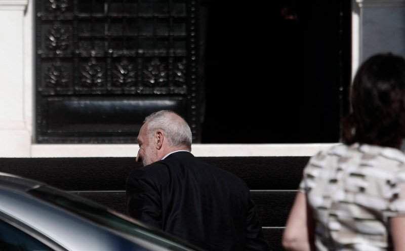 Επίσκεψη-μυστήριο: Ο Στίγκλιτς στο Μαξίμου [εικόνες] | iefimerida.gr 1