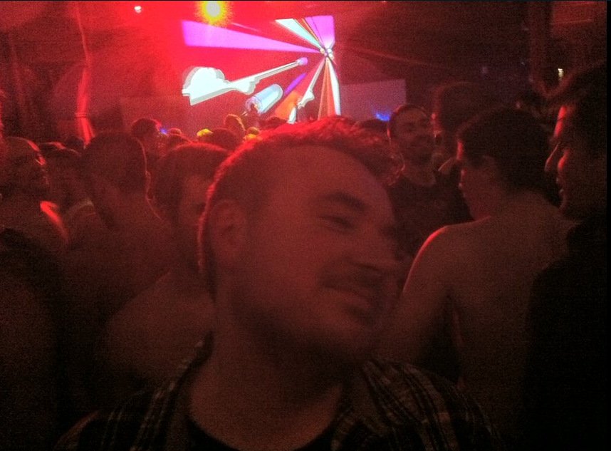 Τι θυμάμαι από το Μπατακλάν: Οι Γάλλοι ξορκίζουν το κακό με καλές αναμνήσεις [εικόνες] | iefimerida.gr 0