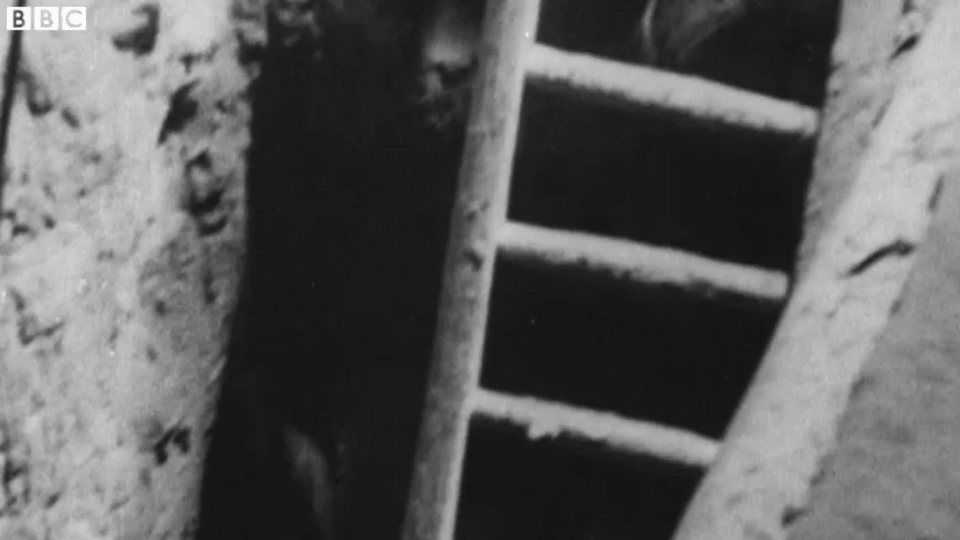 Ο άνθρωπος που έσκαψε τούνελ κάτω από το τείχος του Βερολίνου για να σώσει τη σύντροφό του [εικόνες] | iefimerida.gr 0