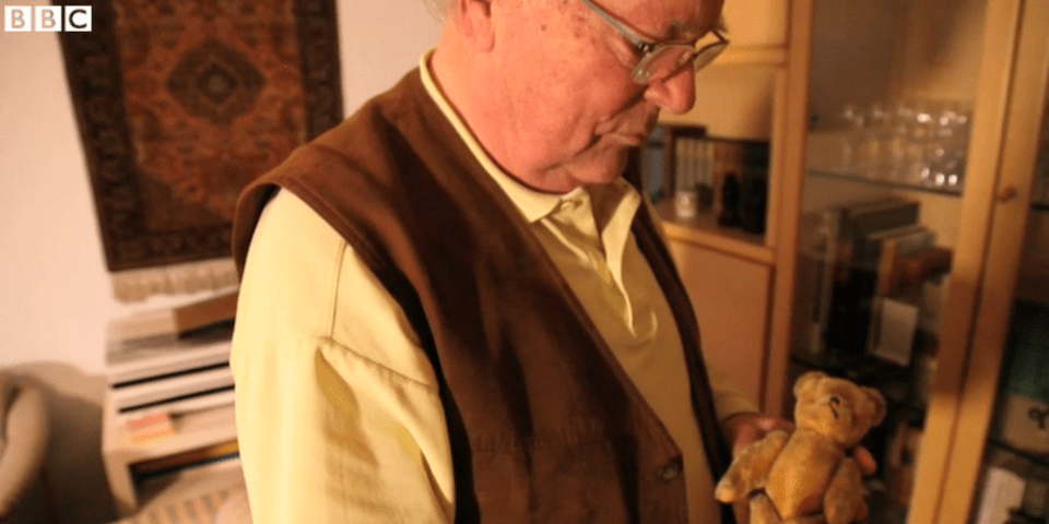 Ο άνθρωπος που έσκαψε τούνελ κάτω από το τείχος του Βερολίνου για να σώσει τη σύντροφό του [εικόνες] | iefimerida.gr 2