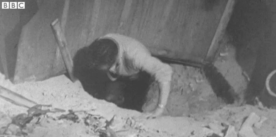 Ο άνθρωπος που έσκαψε τούνελ κάτω από το τείχος του Βερολίνου για να σώσει τη σύντροφό του [εικόνες] | iefimerida.gr 4