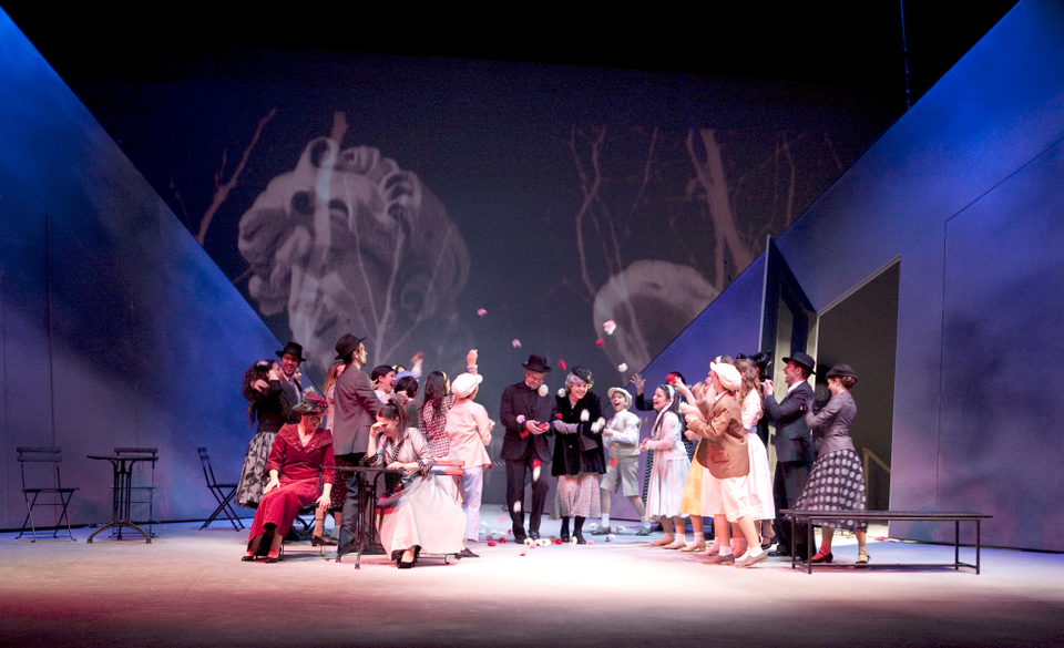 Ερωτική αυτοκτονία στη Λυρική – Εικόνες φιλμ νουάρ λίγο πριν την πρεμιέρα του Βέρθερου [φωτο] | iefimerida.gr 3