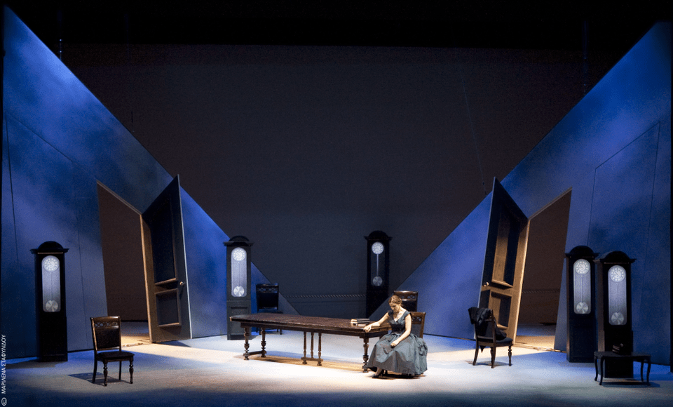 Ερωτική αυτοκτονία στη Λυρική – Εικόνες φιλμ νουάρ λίγο πριν την πρεμιέρα του Βέρθερου [φωτο] | iefimerida.gr 0