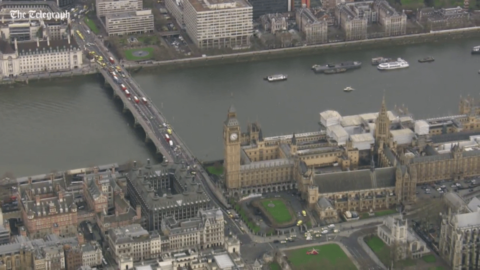 Λονδίνο: Η τρελή πορεία του τζιπ του δράστη που τραυμάτισε πολίτες στη γέφυρα και έφτασε στο Κοινοβούλιο [εικόνες] | iefimerida.gr 0