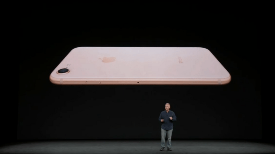Το i-Phone X τα έχει όλα: Αναγνώριση προσώπου, ασύρματη φόρτιση και 4Κ λήψη βίντεο [εικόνες] | iefimerida.gr 15