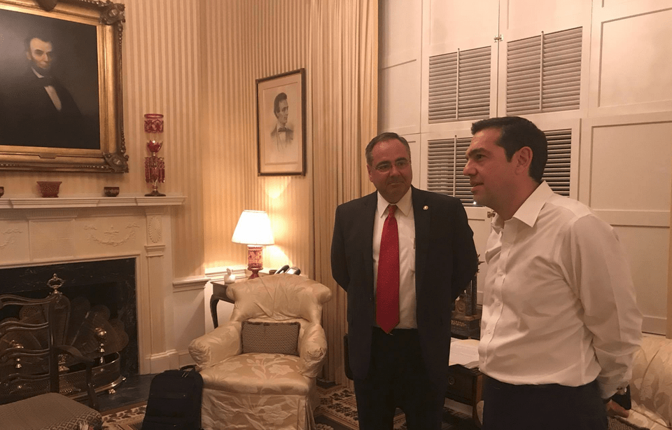 Ο Τσίπρας καμαρώνει στο Blair House -Χωρίς γραβάτα, με φόντο κάδρο του Λίνκολν [εικόνες] | iefimerida.gr 1