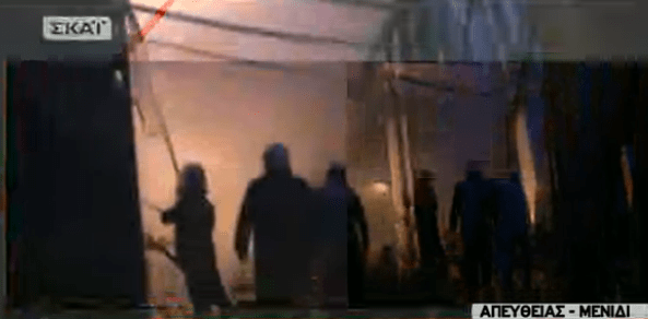 Μεγάλη πυρκαγιά σε αποθήκη χαρτικών στο Μενίδι -Ενας τραυματίας [εικόνες] | iefimerida.gr 9