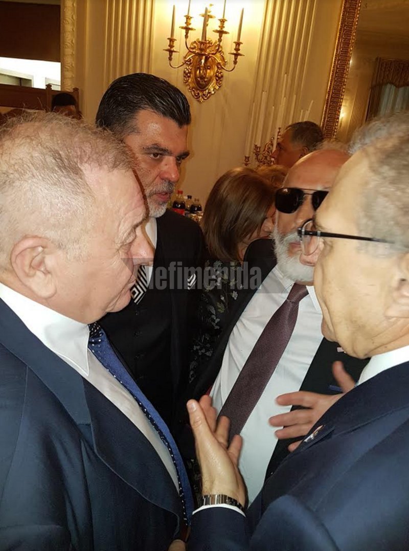 Με Κουρουμπλή και Γιάννα Νταρίλη γιόρτασε την 25η Μαρτίου ο Τραμπ, στον Λευκό Οίκο -Αφαντη η Μελάνια [αποκλειστικές εικόνες] | iefimerida.gr 5