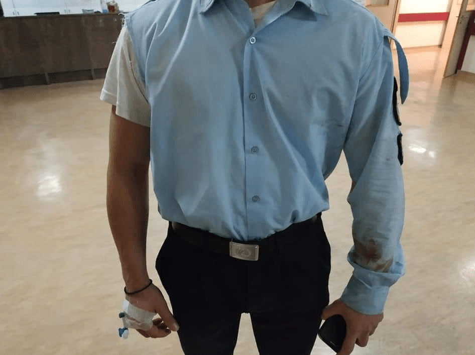  Μέλη του καταυλισμού άρχισαν να πετούν πέτρες και μάρμαρα κατά των αστυνομικών