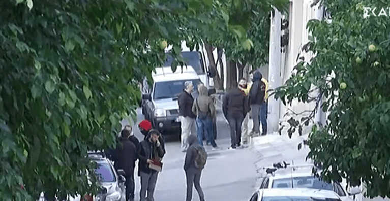 Βόμβα έξω από το σπίτι του αντεισαγγελέα Ντογιάκου -Αποκλεισμένη η περιοχή | iefimerida.gr 0