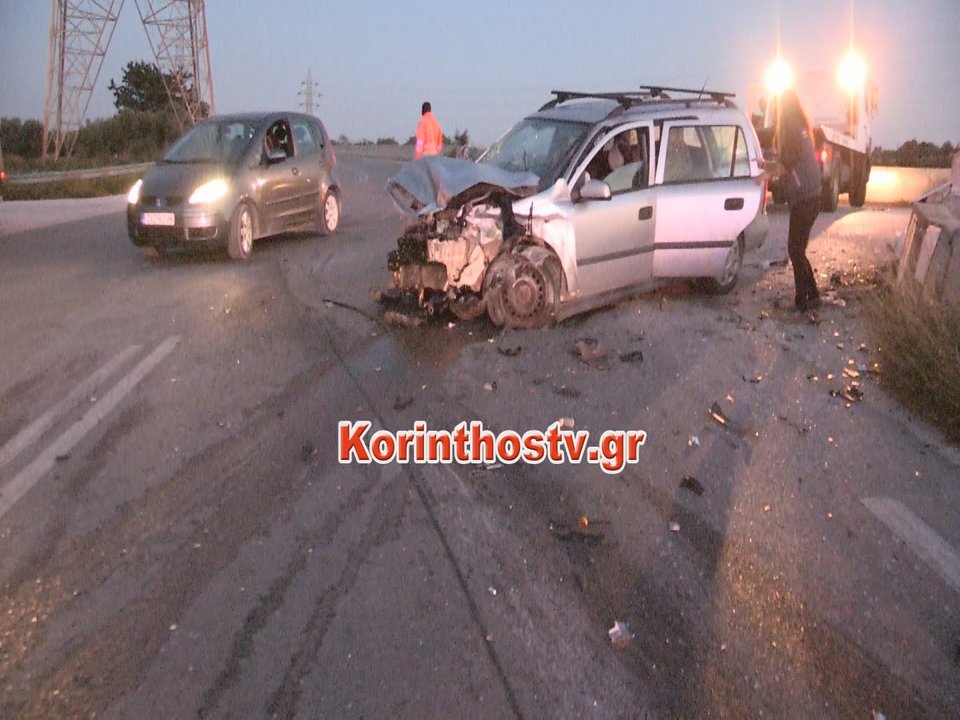 Σοβαρό τροχαίο ατύχημα στον παράλληλο της Εθνικής Αθηνών - Κορίνθου.