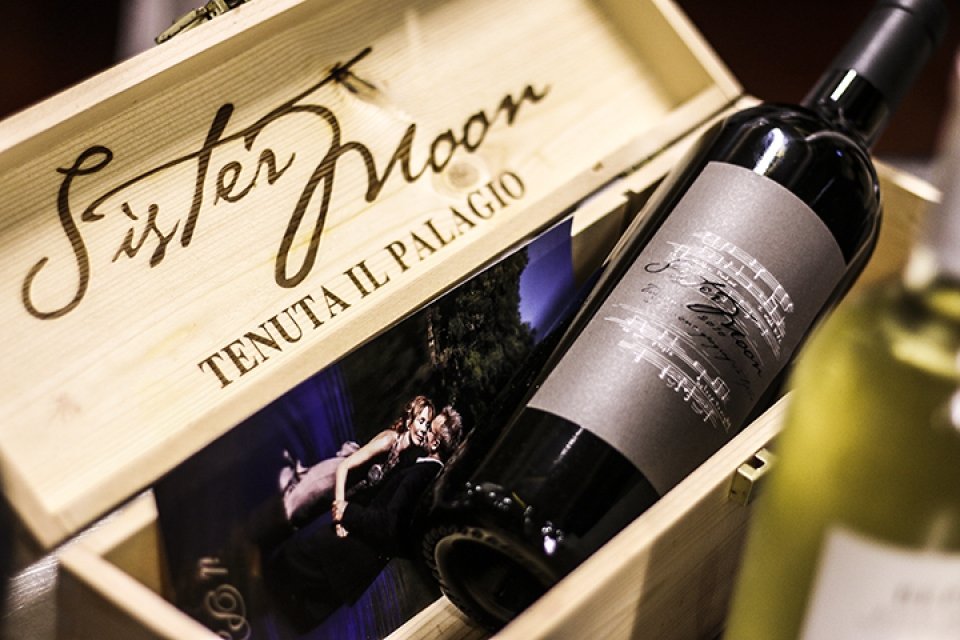 Ο Στινγκ ξεκινά περιοδεία με τροχόσπιτο και παρουσιάζει τα νέα του κρασιά [εικόνες] | iefimerida.gr 0