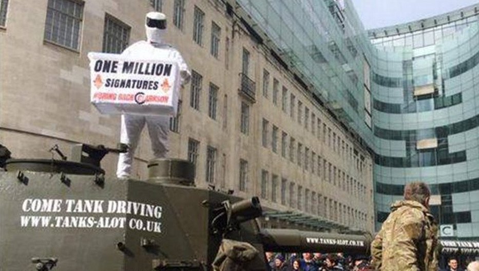 Ενα τανκ μαζεύει υπογραφές για την επιστροφή του Τζέρεμι Κλάρκσον στο Top Gear [εικόνες&βίντεο] | iefimerida.gr 0