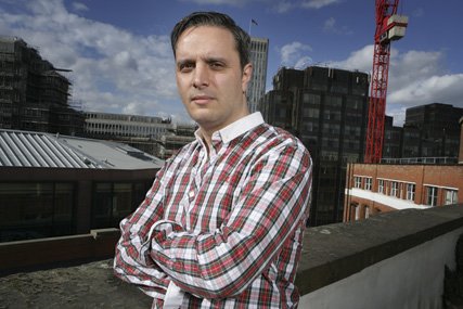 Αυτός είναι ο 41χρονος Σφακιανός διευθυντής της Google που θέλει να βοηθήσει τους νέους της Κρήτης [εικόνες]  | iefimerida.gr 0