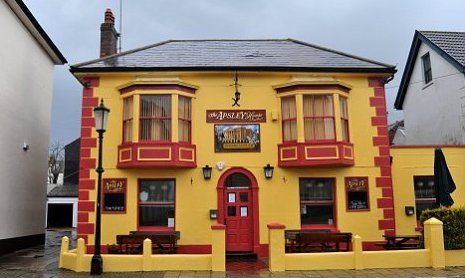 Φωτογράφισαν το φάντασμα που στοιχειώνει παμπ της Βρετανίας...  [εικόνα] | iefimerida.gr 1