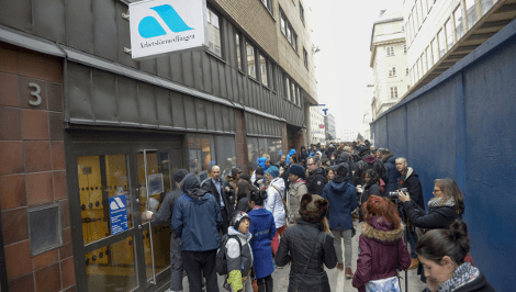 Χάος στη Στοκχόλμη από απίστευτη γκάφα γραφείου εύρεσης εργασίας: Κάλεσαν για πρόσληψη όλους τους ανέργους της πόλης [εικόνα&βίντεο] | iefimerida.gr 0