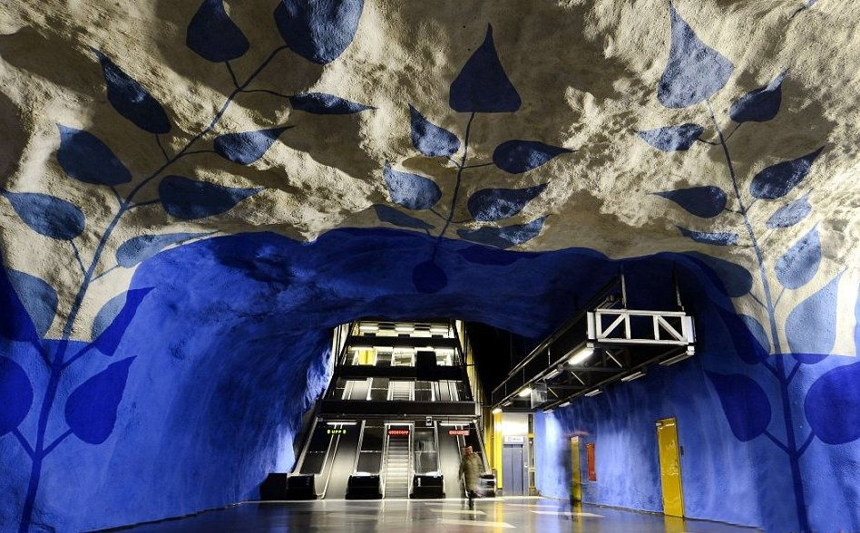 Ουράνιο Τόξο στα έγκατα της Γης - Δείτε το εντυπωσιακό μετρό της Στοκχόλμης [εικόνες] | iefimerida.gr 0