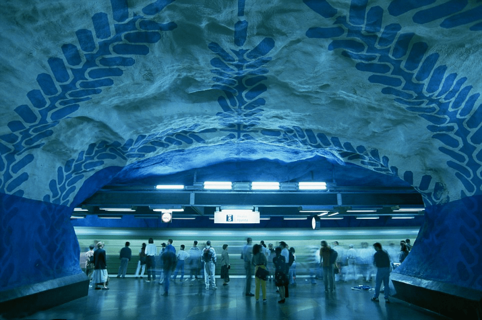 Ουράνιο Τόξο στα έγκατα της Γης - Δείτε το εντυπωσιακό μετρό της Στοκχόλμης [εικόνες] | iefimerida.gr 5