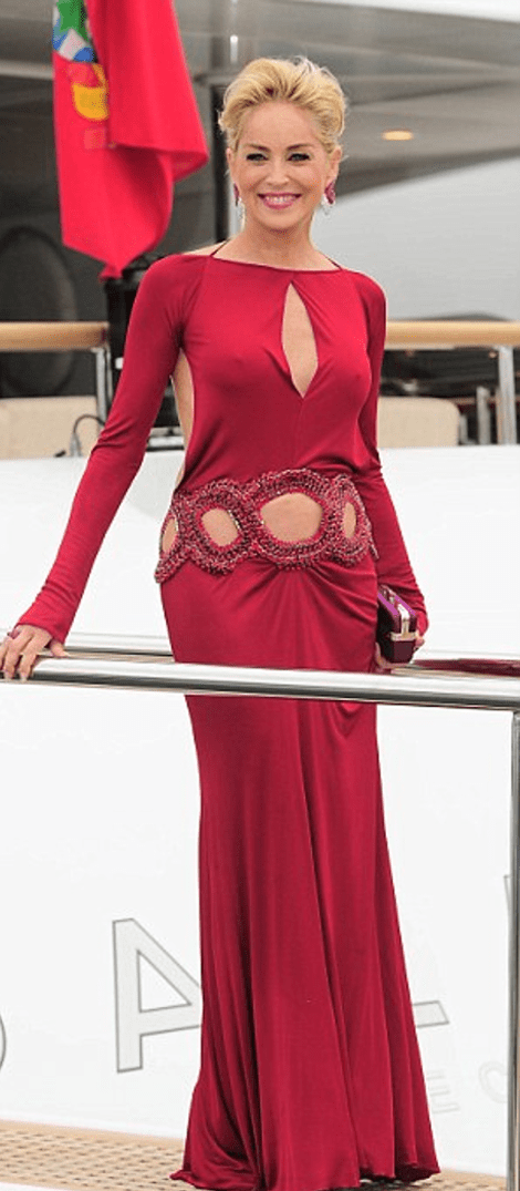 Μετά το μίνι η Σάρον Στόουν εμφανίστηκε στις Κάννες και χωρίς σουτιέν [εικόνες] | iefimerida.gr 2