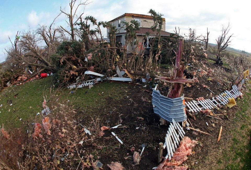 Φονικοί τυφώνες σαρώνουν το Σικάγο - Ενας νεκρός και δεκάδες τραυματίες [εικόνες & βίντεο] | iefimerida.gr 0