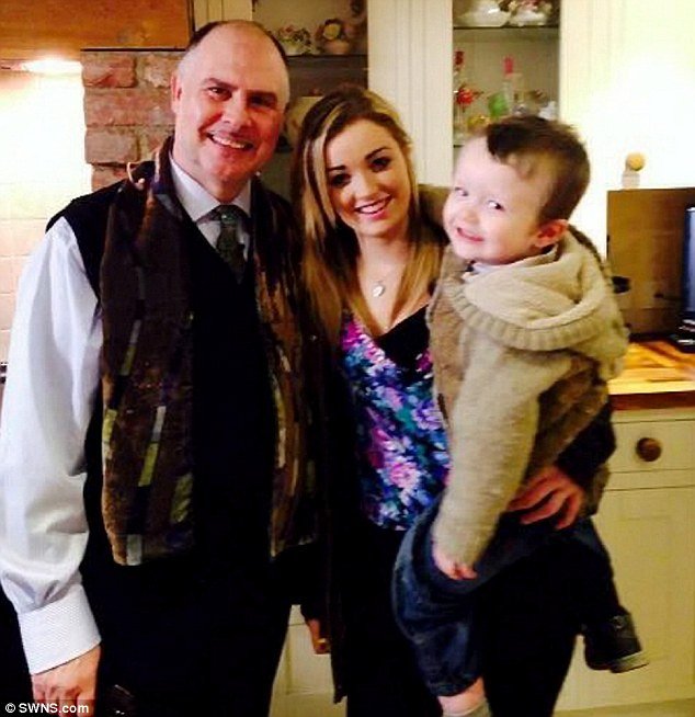 Το σημείωμα επιβάτη τρένου σε άγνωστη συνεπιβάτιδά του, ανύπαντρη μητέρα, που έγινε viral [εικόνες] | iefimerida.gr 8