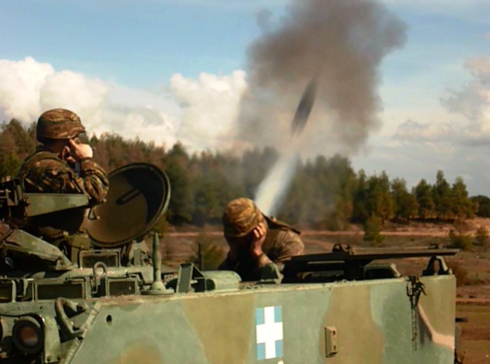 Βολές όλμων από Πεζικό -Ρεαλιστική εκπαίδευση Ανθυπολοχαγών [εικόνες] | iefimerida.gr 1