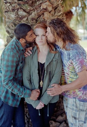 Η «τέχνη» του να αγγίζει κανείς αγνώστους -Η οικειότητα, η γλώσσα του σώματος και η αμηχανία [εικόνες] | iefimerida.gr 1