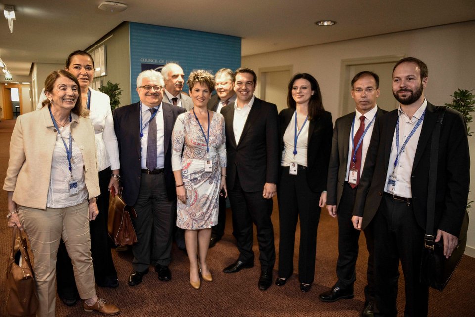 Ενα σπάνιο στιγμιότυπο στο Στρασβούργο -Τσίπρας, Μεϊμαράκης, Βενιζέλος και Μπακογιάννη [εικόνα] | iefimerida.gr 0