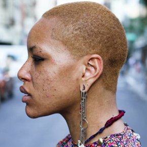 Οι υπέροχες φωτογραφίες του Μπράντον Στάντον που ζήλεψε και του έκλεψε η Donna Karan [εικόνες] | iefimerida.gr 0