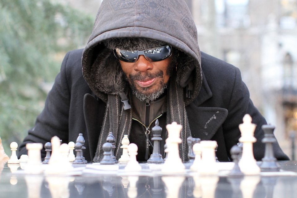 Οι υπέροχες φωτογραφίες του Μπράντον Στάντον που ζήλεψε και του έκλεψε η Donna Karan [εικόνες] | iefimerida.gr 5