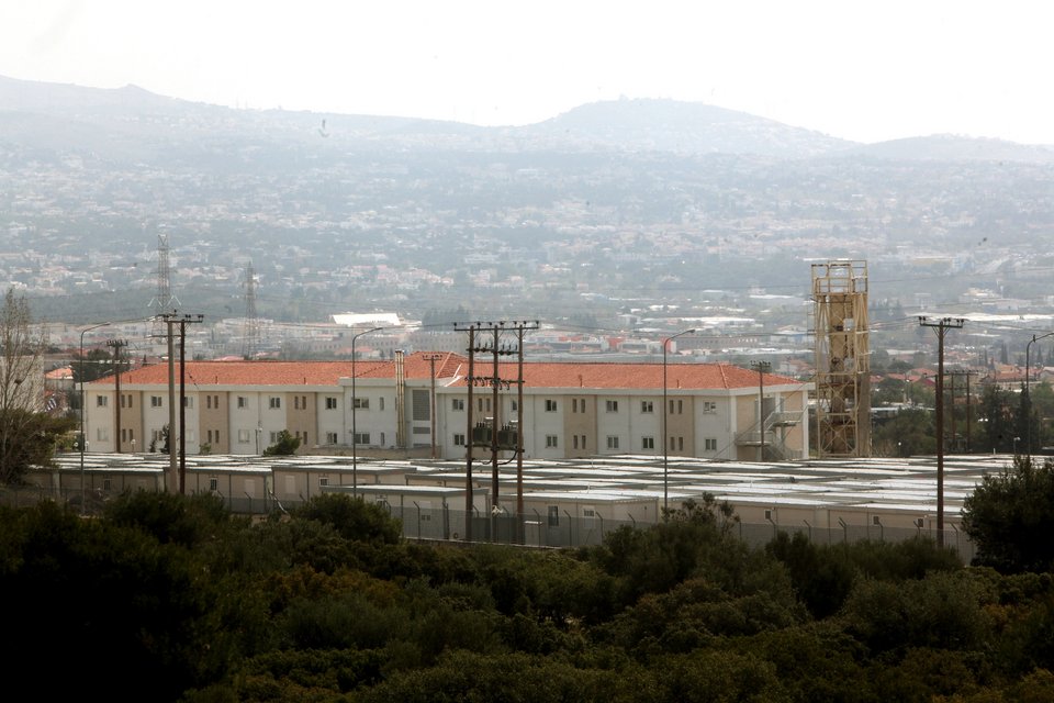 Σε 250 κοντέινερς θα φιλοξενηθούν οι 850 μετανάστες στην Αμυγδαλέζα [εικόνες] | iefimerida.gr 0