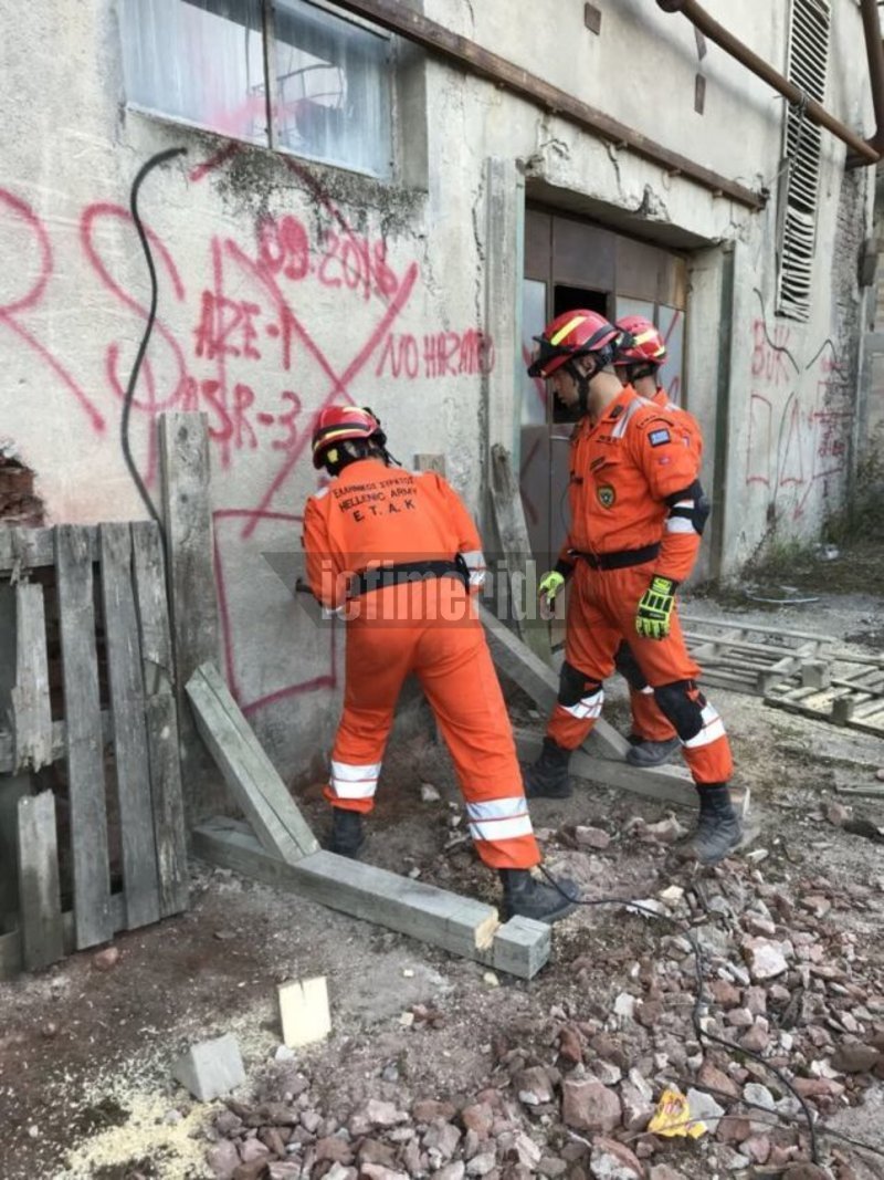 Ετσι σώζουν ανθρώπους μετά από σεισμό -Τα στελέχη της ΕΤΑΚ εντυπωσίασαν στη Σερβία [εικόνες] | iefimerida.gr 13
