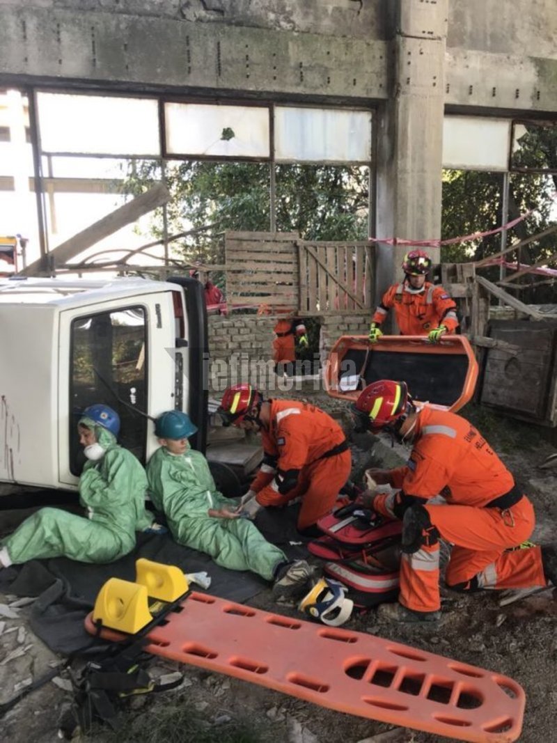 Ετσι σώζουν ανθρώπους μετά από σεισμό -Τα στελέχη της ΕΤΑΚ εντυπωσίασαν στη Σερβία [εικόνες] | iefimerida.gr 25