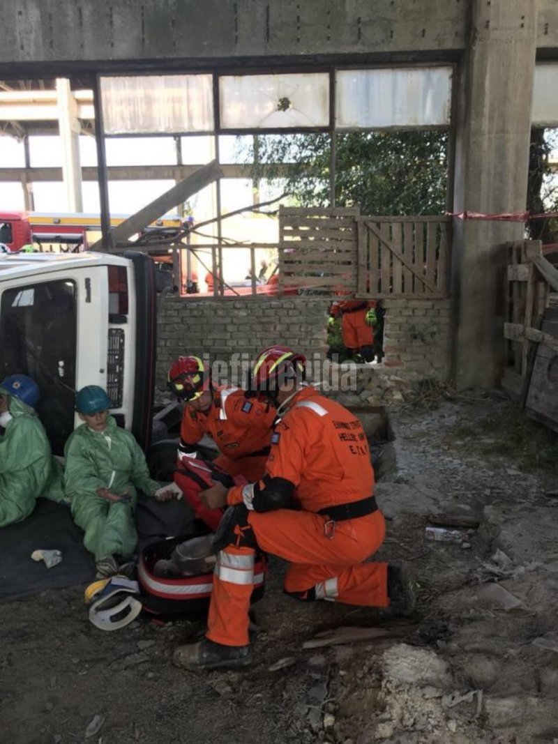 Ετσι σώζουν ανθρώπους μετά από σεισμό -Τα στελέχη της ΕΤΑΚ εντυπωσίασαν στη Σερβία [εικόνες] | iefimerida.gr 24