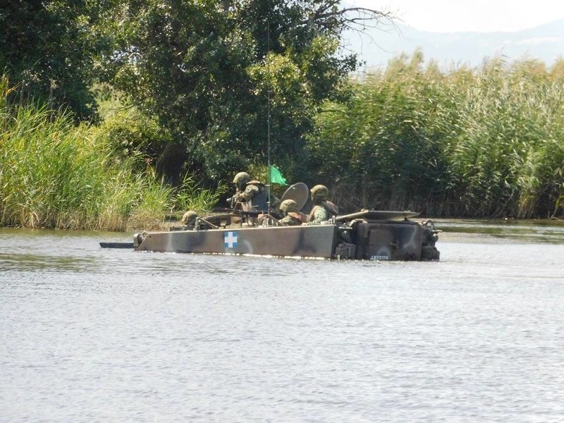 Στον Εβρο ο Ελληνικός Στρατός έκανε επίδειξη δύναμης -Εντυπωσιακή άσκηση με πλωτά μέσα [εικόνες]  | iefimerida.gr 8