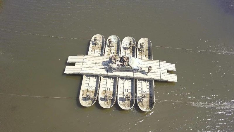 Στον Εβρο ο Ελληνικός Στρατός έκανε επίδειξη δύναμης -Εντυπωσιακή άσκηση με πλωτά μέσα [εικόνες]  | iefimerida.gr 19