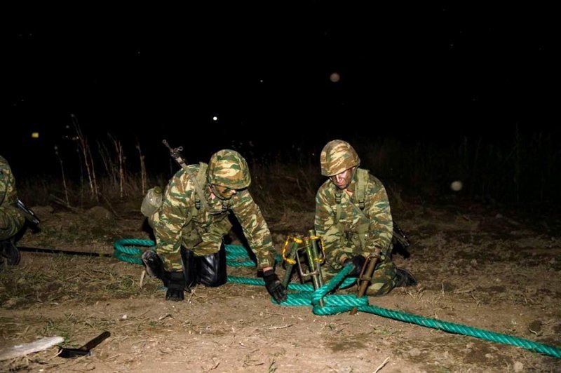 Στον Εβρο ο Ελληνικός Στρατός έκανε επίδειξη δύναμης -Εντυπωσιακή άσκηση με πλωτά μέσα [εικόνες]  | iefimerida.gr 14