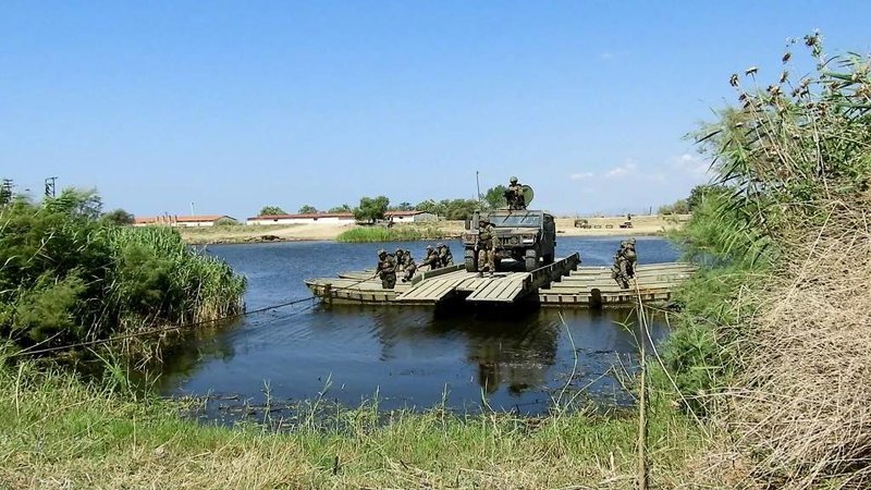 Στον Εβρο ο Ελληνικός Στρατός έκανε επίδειξη δύναμης -Εντυπωσιακή άσκηση με πλωτά μέσα [εικόνες]  | iefimerida.gr 13