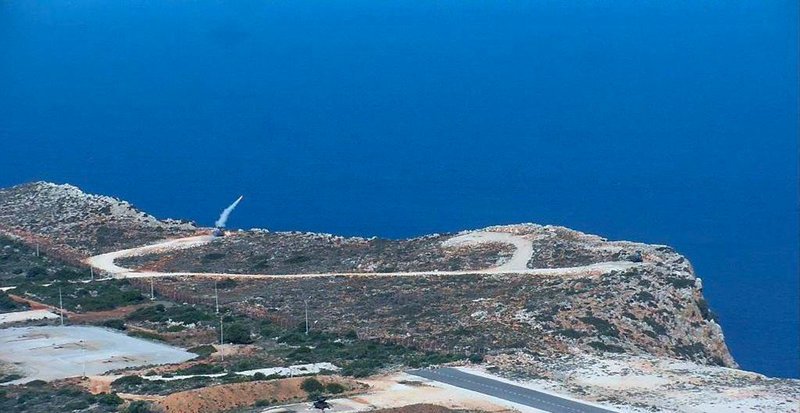 Βολή από τη Μοίρα Κατευθυνόμενων Βλημάτων Μ Κ/Β «ΗΑWΚ»