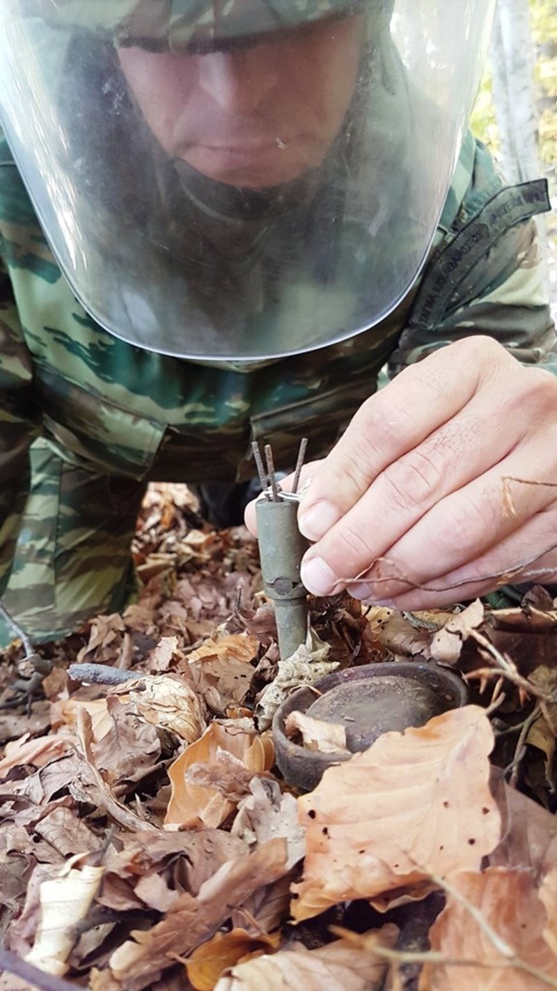 Εξουδετερώθηκαν δεκάδες νάρκες, βλήματα και χειροβομβίδες