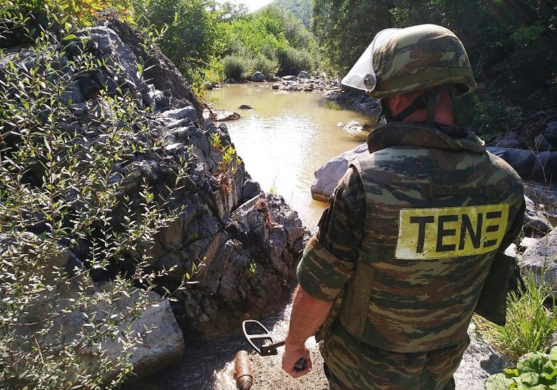 Ο Στρατός Ξηράς εξουδετέρωσε 34 νάρκες, 46 βλήματα και 21 χειροβομβίδες τον Ιούλιο [εικόνες] | iefimerida.gr 8