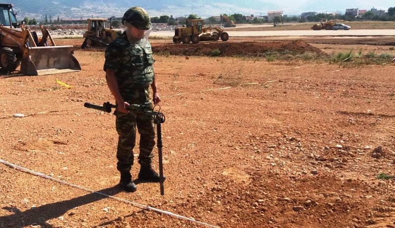 Ο Στρατός Ξηράς εξουδετέρωσε 34 νάρκες, 46 βλήματα και 21 χειροβομβίδες τον Ιούλιο [εικόνες] | iefimerida.gr 2