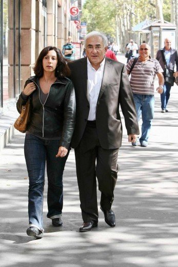 Η πρώτη βόλτα του Στρος Καν ελεύθερου στο Παρίσι [photos] | iefimerida.gr 4