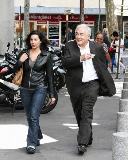 Η πρώτη βόλτα του Στρος Καν ελεύθερου στο Παρίσι [photos] | iefimerida.gr 7