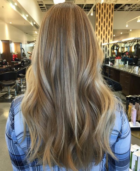 Hair Strobing: Ανταύγειες με σφουγγαράκι, έτσι βάφει τα μαλλιά της και η Τζίτζι Χαντίντ [εικόνες] | iefimerida.gr 2