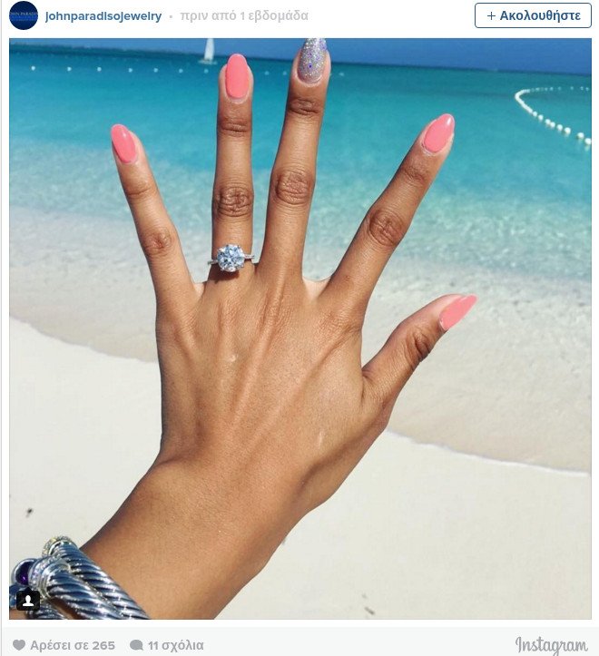 25 γυναίκες δείχνουν τα ολοστρόγγυλα μονόπετρά τους -Κλασικά, πάνε με όλα τα στιλ [εικόνες] | iefimerida.gr 23