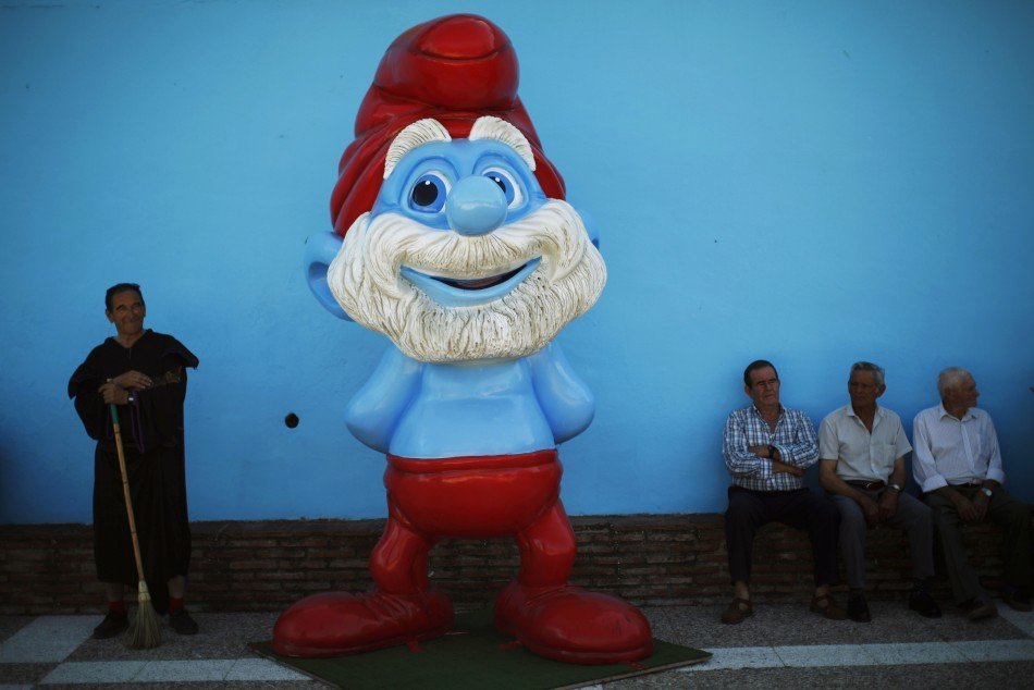 Το χωριό της Ισπανίας που βάφτηκε μπλε για τα «Στρουμφάκια»! [εικόνες] | iefimerida.gr 0